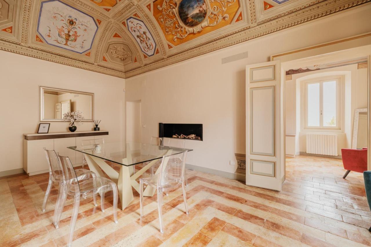 Sotto Gli Affreschi Del 1800 Con Colazione Inclusa Assisi Bagian luar foto
